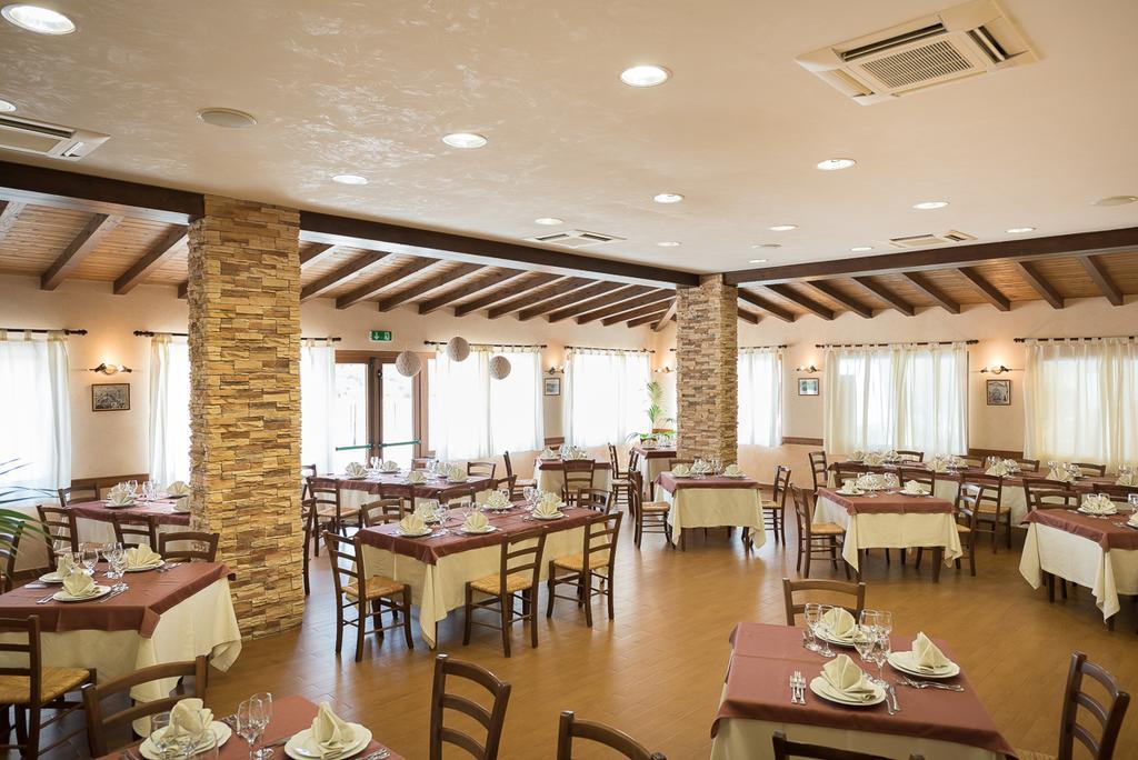 Valle Himara Guest House Piana Degli Albanesi Exterior photo