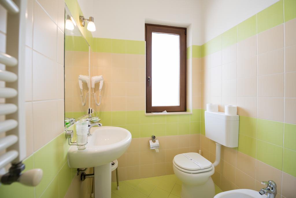 Valle Himara Guest House Piana Degli Albanesi Exterior photo